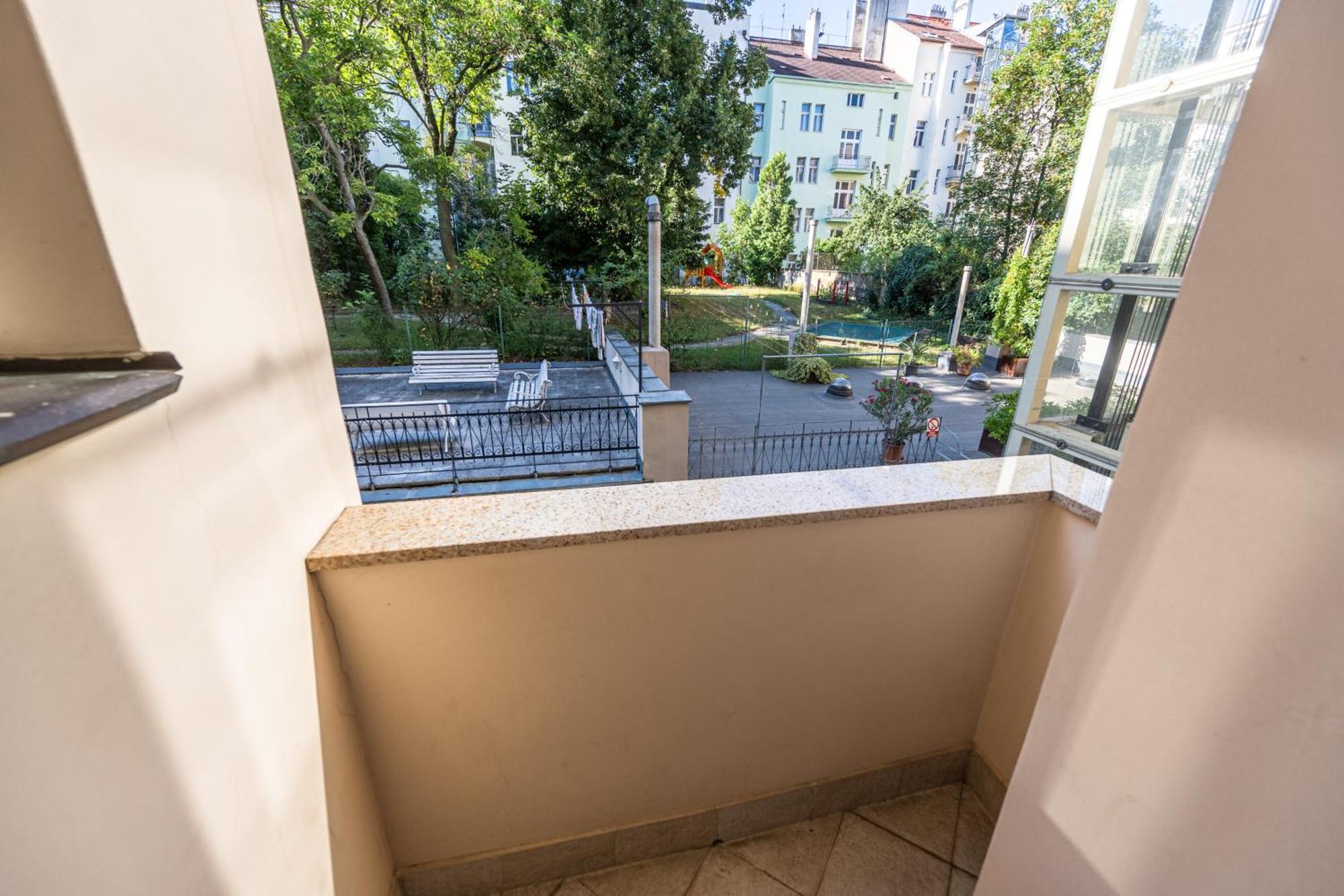 Jiriho Z Podebrad Apartments Prague Exterior photo