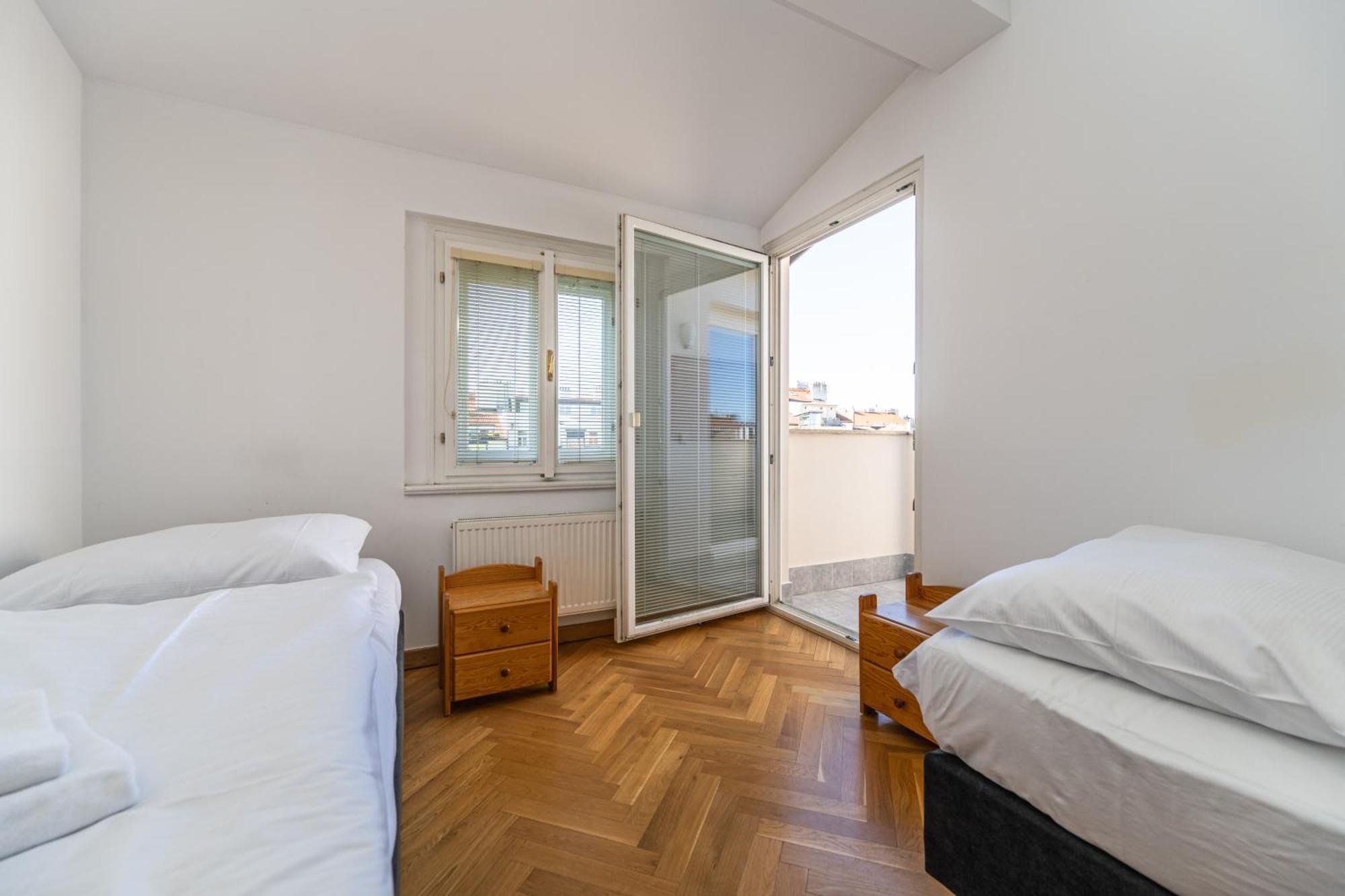 Jiriho Z Podebrad Apartments Prague Exterior photo